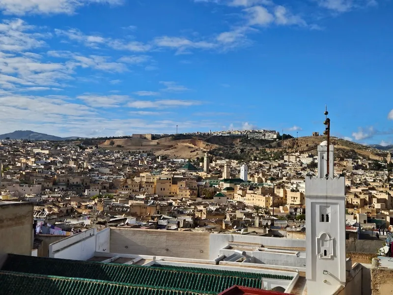 The symmetry of Fez through 5 stories